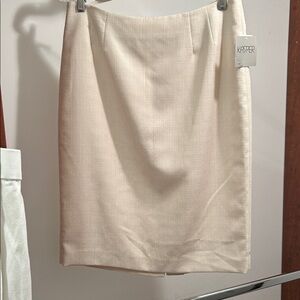 Kasper Elegant Cream Pencil Skirt